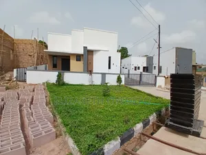 3bdrm Bungalow in Redemption Estate, Pakuro for sale