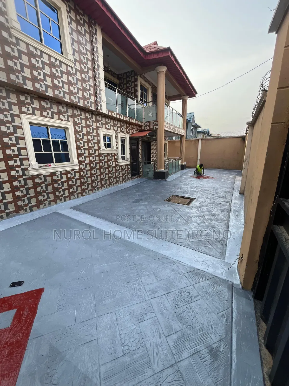 Unique Floor Installation