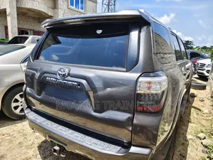 Toyota 4-Runner SR5 4dr 4x4 (4.0L 6cyl 5A) 2016 Gray