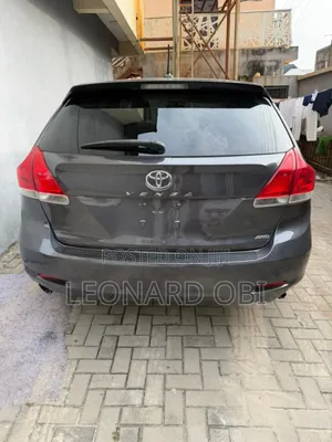 Toyota Venza V6 AWD 2010 Gray