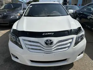Toyota Camry XLE 4dr Sedan (2.5L 4cyl 6AM) 2010 White