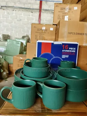 16pcs Luxury Ceramic Dinner Set 
This Green Restocked 