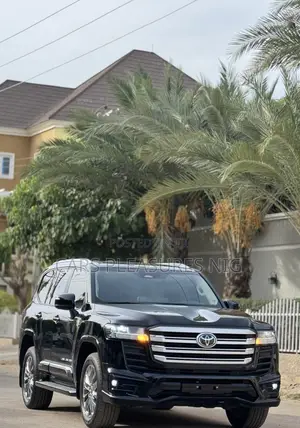 New Toyota Land Cruiser LC300 2025 Black