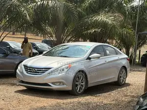 Hyundai Sonata Limited Sedan FWD (2.4L 4cyl 6A) 2013 Silver
