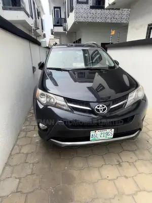 Toyota RAV4 XLE 4dr SUV (2.5L 4cyl 6A) 2015 Black