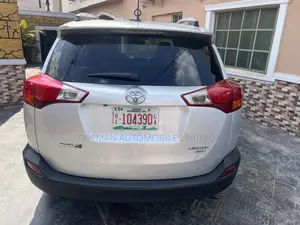Toyota RAV4 Limited 4dr SUV AWD (2.5L 4cyl 6A) 2014 Silver