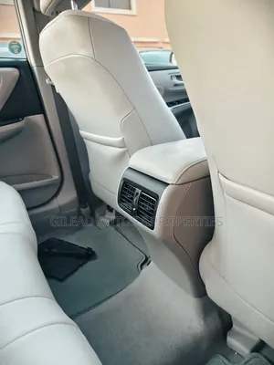 Toyota Camry XLE 4dr Sedan (3.5L 6cyl 6A) 2015 Silver