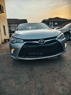 Toyota Camry XLE 4dr Sedan (3.5L 6cyl 6A) 2015 Silver