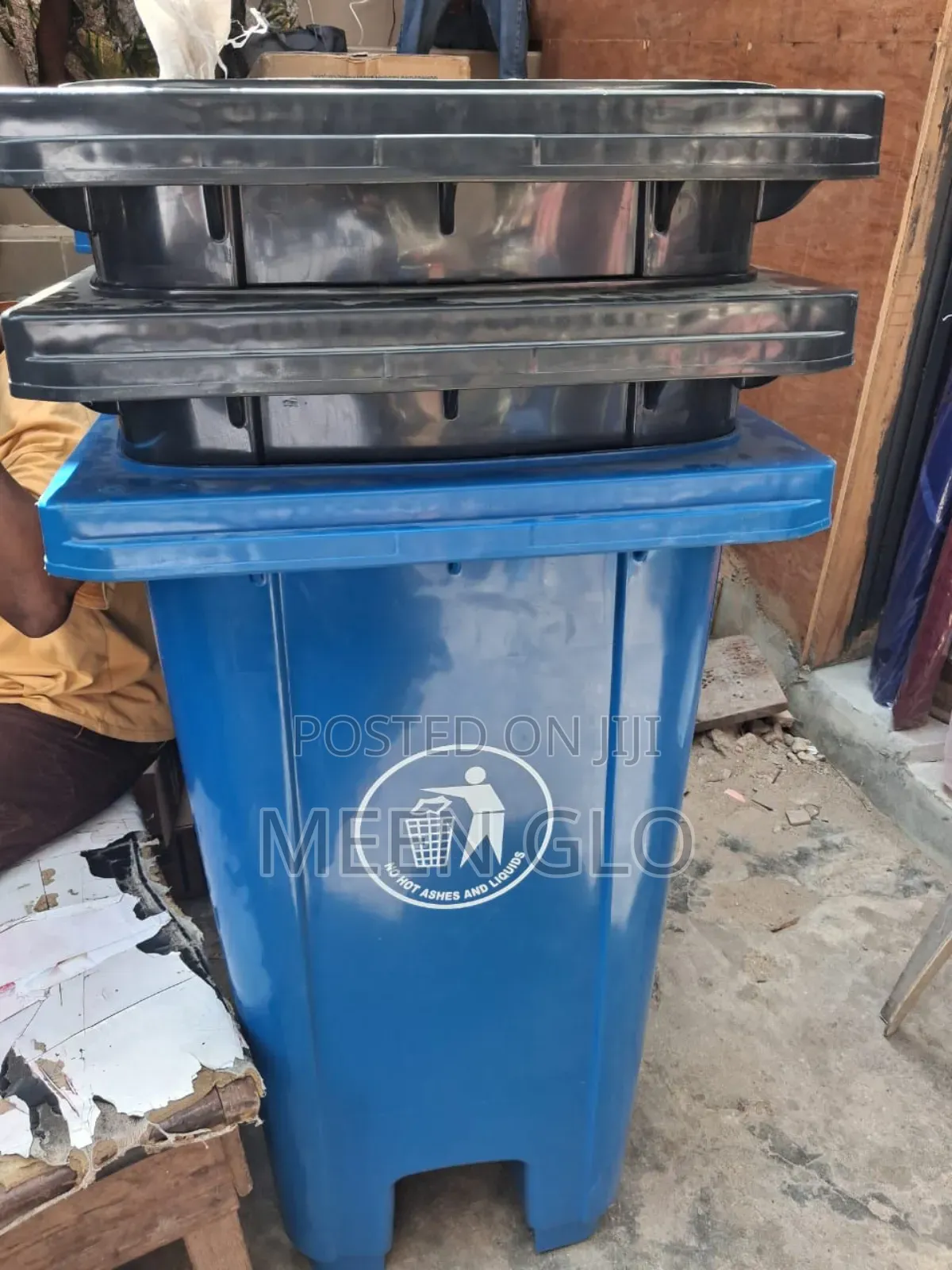 240ltrs Plastic Garbage Dustbin With Pedal