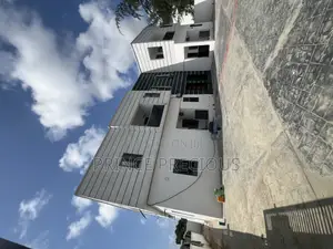 3bdrm Apartment in Olokonla for rent