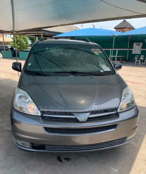 Toyota Sienna 2005 Gray