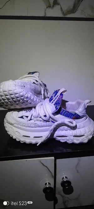 Multicolor Comfy Sneaker