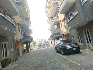 3bdrm Block of Flats in Oral Estate, Lekki Phase 2 for rent