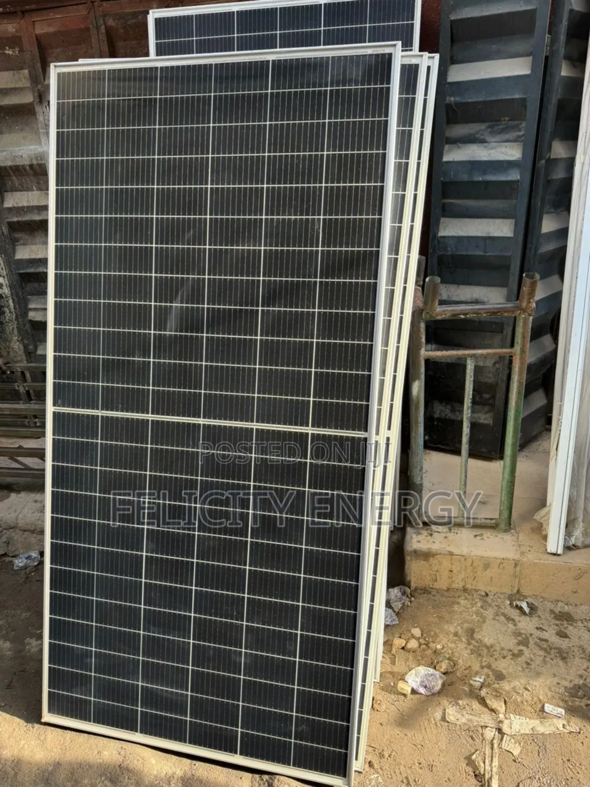 650watt Jinko Solar Panel 144 Cells