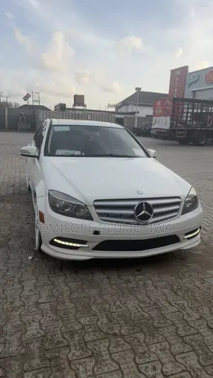 Mercedes-Benz C300 Sport 4Matic Sedan AWD (3.0L 6cyl 7A) 2012 White