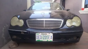 Mercedes-Benz C240 2.6 RWD 2003 Black