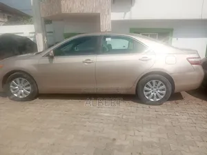 Toyota Camry LE V6 4dr Sedan (3.5L 6cyl 6AM) 2009 Gold