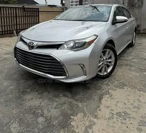 Toyota Avalon XLE Sedar FWD (3.5L 6cyl 6A) 2013 Silver