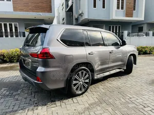 Lexus LX 570 AWD 2019 Gold