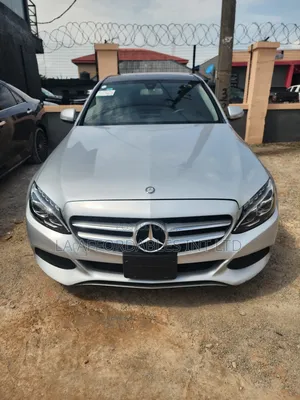 Mercedes-Benz C300 Luxury 4dr AWD 4Matic Sedan (2.0L 4cyl 7A) 2015