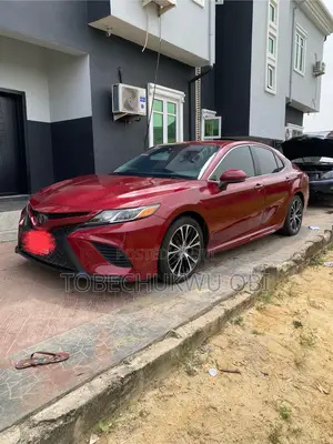 Toyota Camry SE FWD (2.5L 4cyl 8AM) 2018 Red