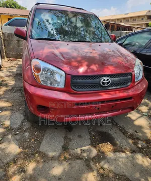 Toyota RAV4 2.0 2005 Red
