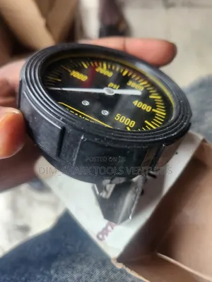Oceaneering 05-4310-T Pressure Gauge