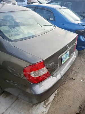 Toyota Camry 2005 Gray