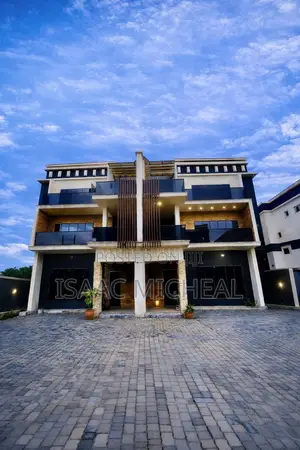 5bdrm Duplex in Schwarzmatador Homes, Life Camp for sale