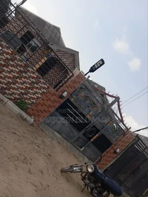 2bdrm Block of Flats in Araromi Estate, Gberigbe for sale