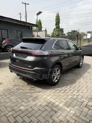 Ford Edge Titanium 4dr AWD 2017 Gray