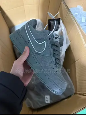 High Quality Sneakers
