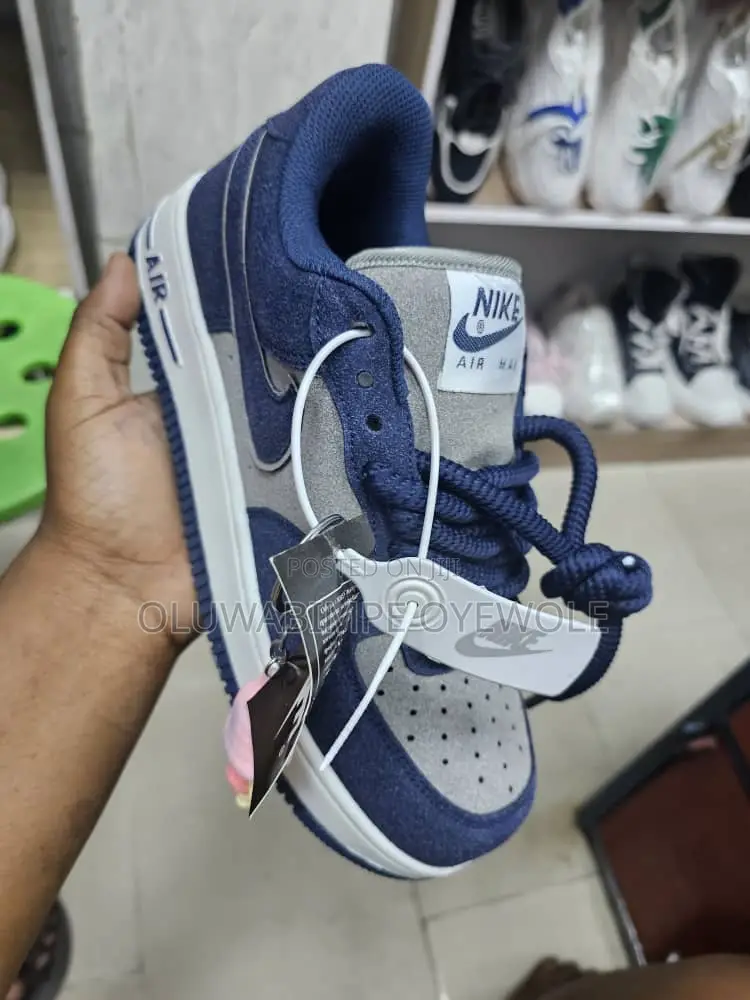 High Quality Sneakers