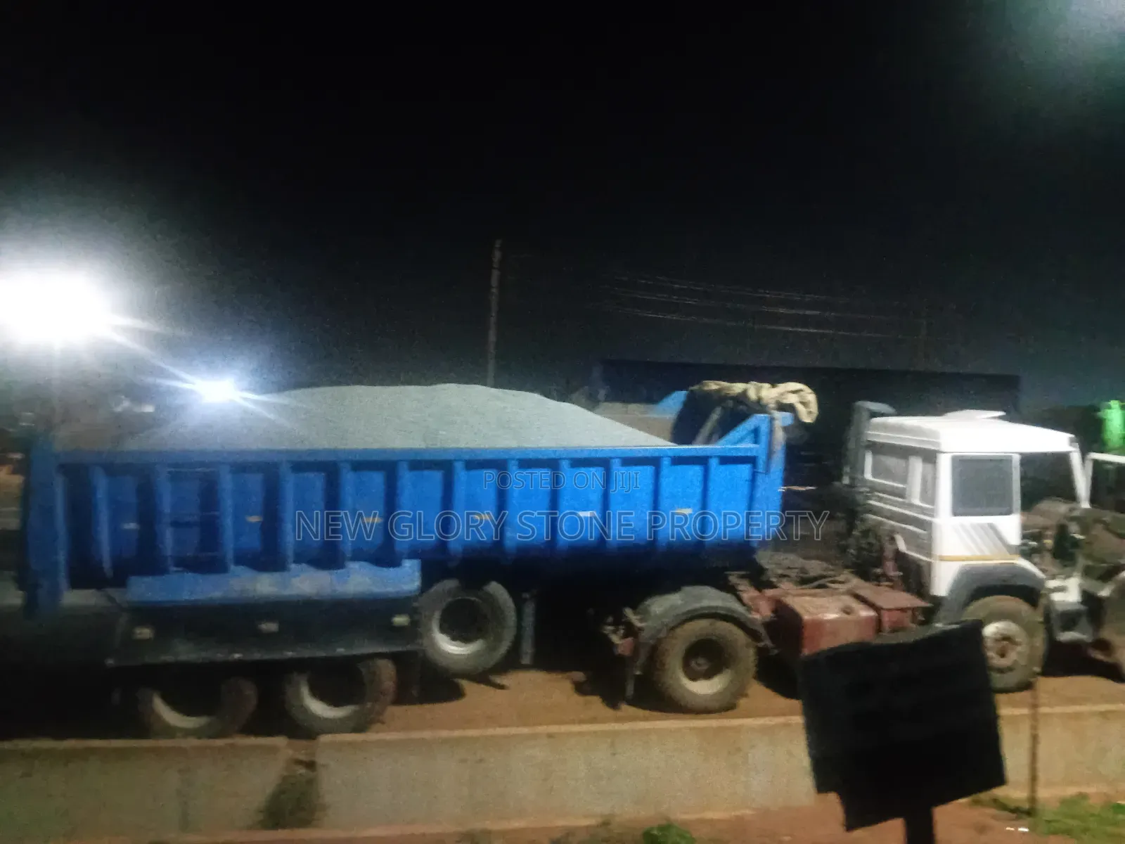 30tons of Grte and Sharp Sand and Plaster Sand