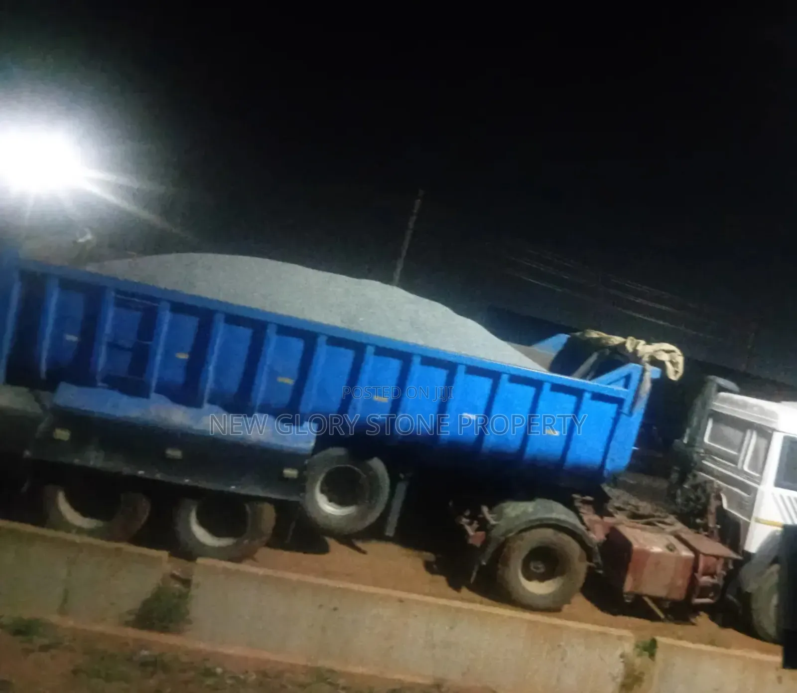 30tons of Grte and Sharp Sand and Plaster Sand
