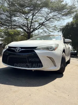 Toyota Camry SE 4dr Sedan (2.5L 4cyl 6A) 2017 White
