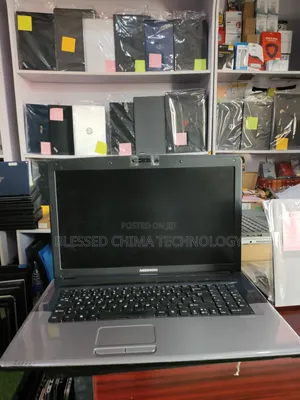 Laptop Medion Akoya E7419 4GB Intel Core i5 HDD+SSD 256GB
