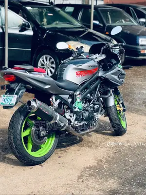 Hyosung GT650R 2014 Silver