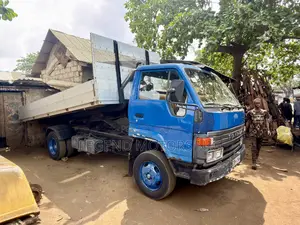 Toyota Dyna 1998 Blue