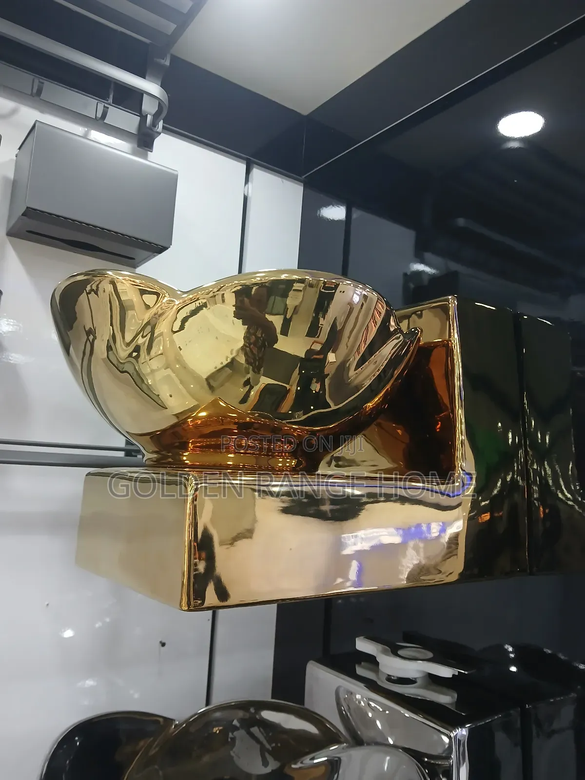 Gold Hanging Wash Hands Basin