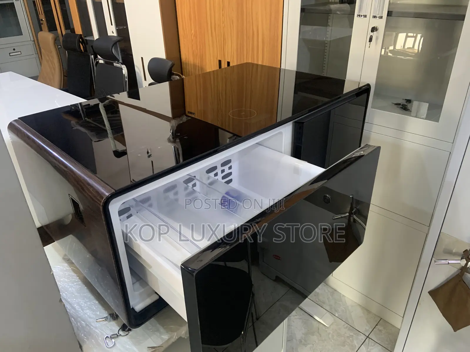 Smart Coffeetable With a Refrigerator