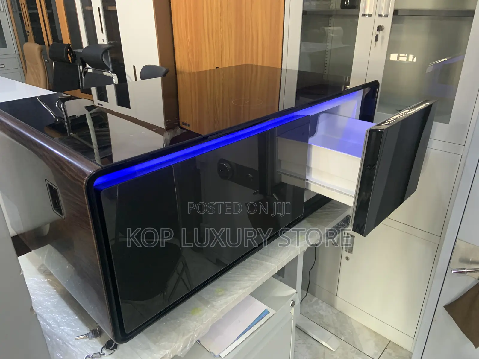 Smart Coffeetable With a Refrigerator