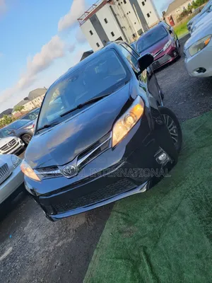 Toyota Sienna 2018 Black