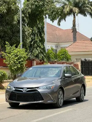 Toyota Camry LE 4dr Sedan (2.5L 4cyl 6A) 2017 Gray