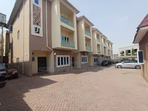 4bdrm Townhouse / Terrace in Guzape District for rent