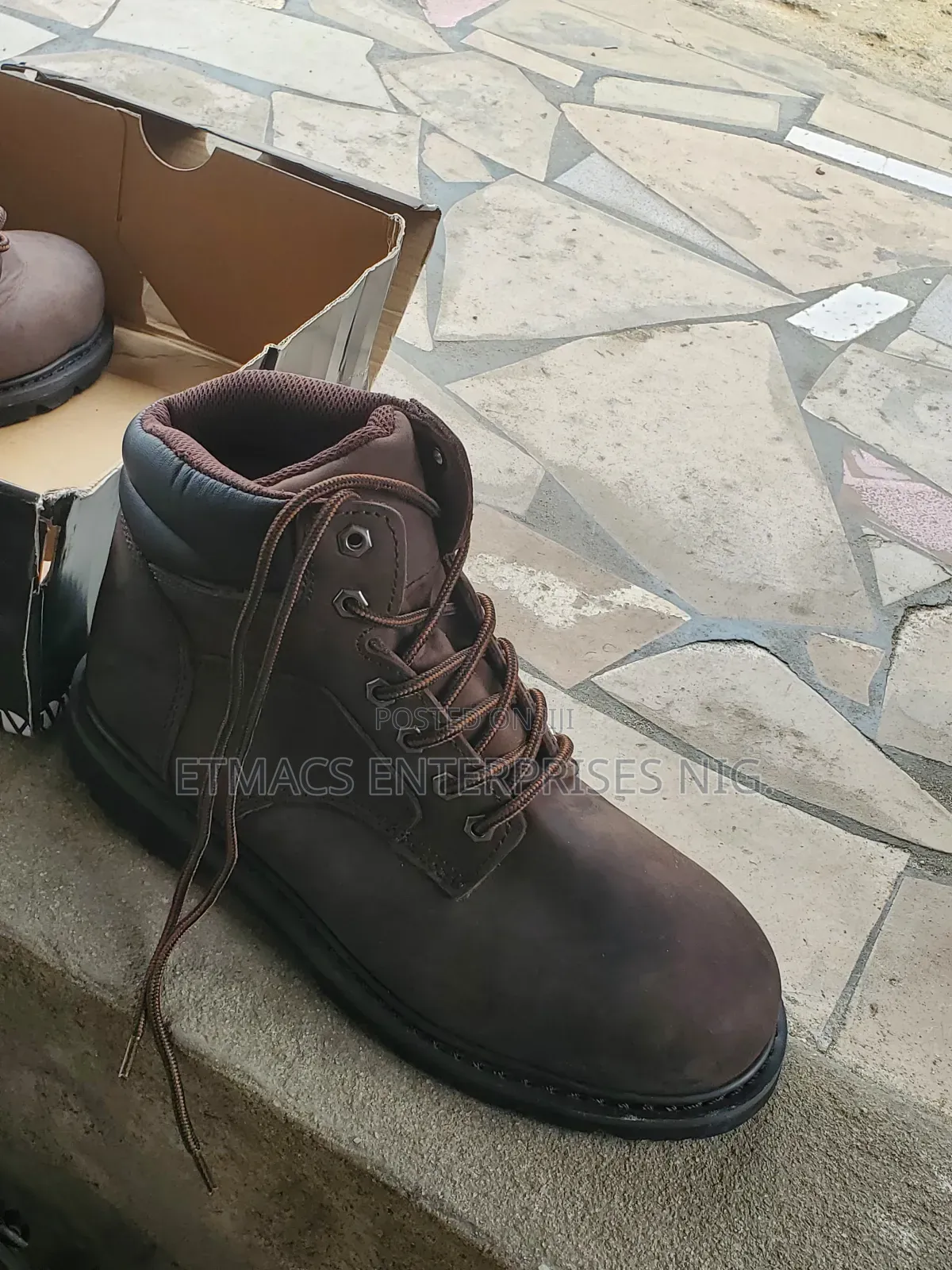 Yikodeen Boot