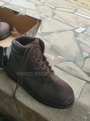 Yikodeen Boot
