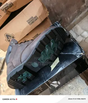 Yikodeen Boot