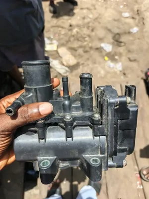 Valve Water Control/Thermostat Toyota Tacoma Land Cruiser 2024 - 2025