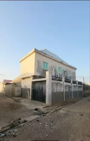 5bdrm Apartment in Kano Municipal for sale